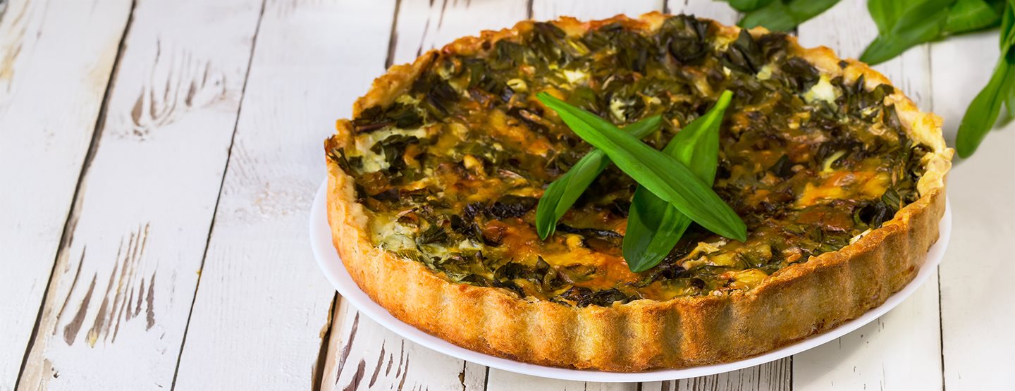 Recept na bezlepkový quiche z medvědího česneku