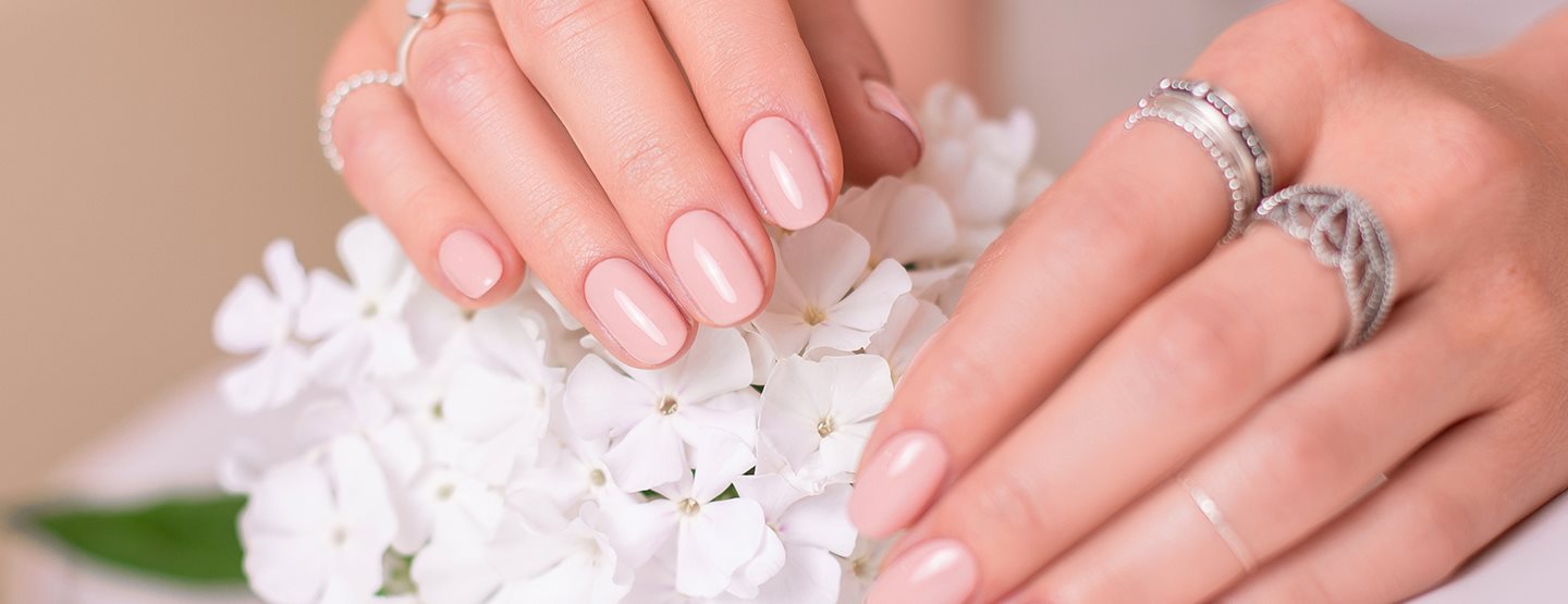Svatební manikúra, která zaujme na první pohled