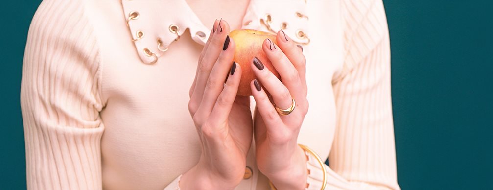 Podzimní nehty roku 2025: 10 nejkrásnějších designů