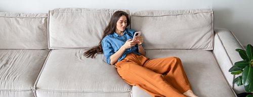 Stále více času stráveného u obrazovky: Ovládají mobilní telefony naše životy?