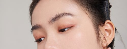 Fluffy Brows: Trend přirozeného obočí