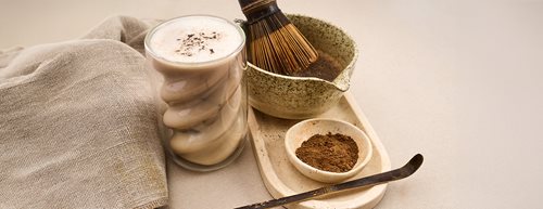 Hojicha latte: Jemná alternativa ke klasickému matcha latte