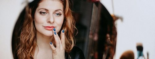 Vizážistka a filmová maskérka Adéla Anděla Bursová